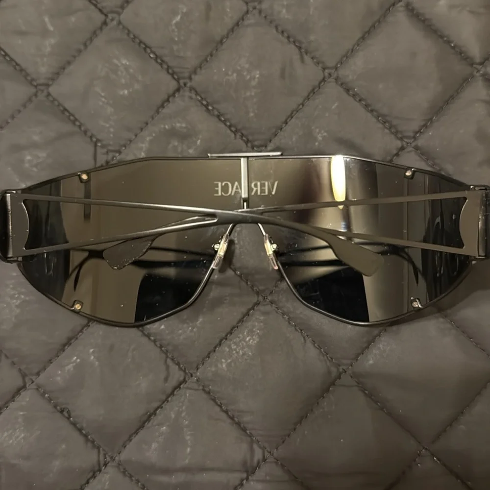 Versace VE2268 black rimmed shield sunglasses - Picture 5 of 7